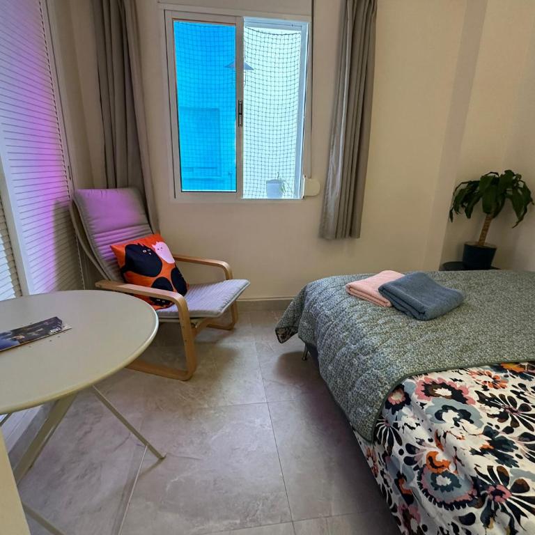 Peaceful Little Bedroom - Shared home with 3 cats - Habitación Doble Estándar con baño compartido - 2