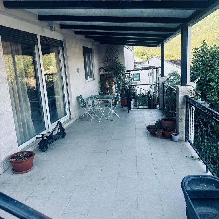 Apartman Maja - Two-Bedroom Apartment with Balcony - 8