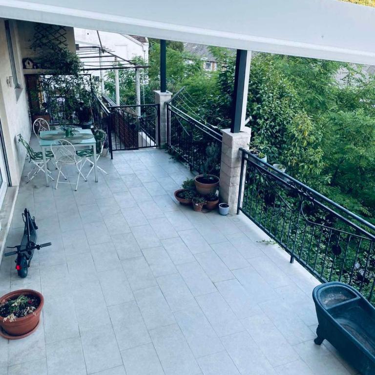 Apartman Maja - Two-Bedroom Apartment with Balcony - 5