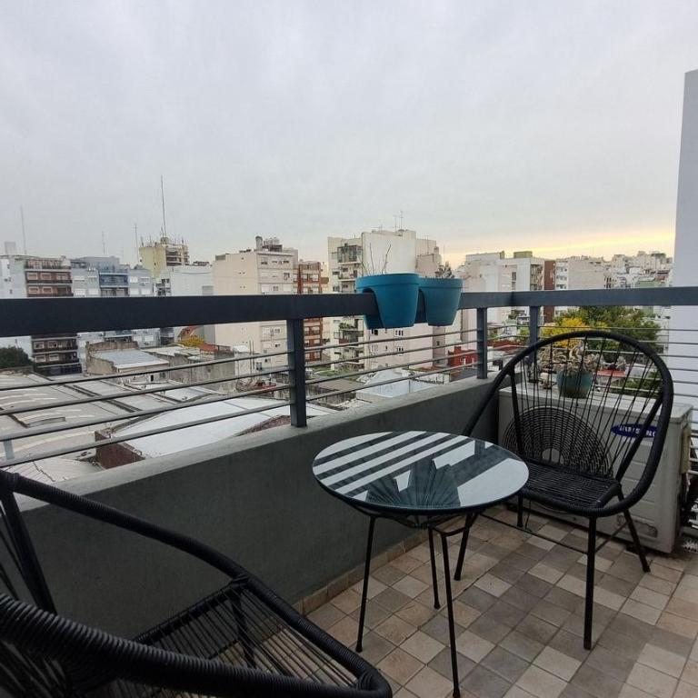 Depto con balcón, pileta y buen WiFi - Apartamento - 12