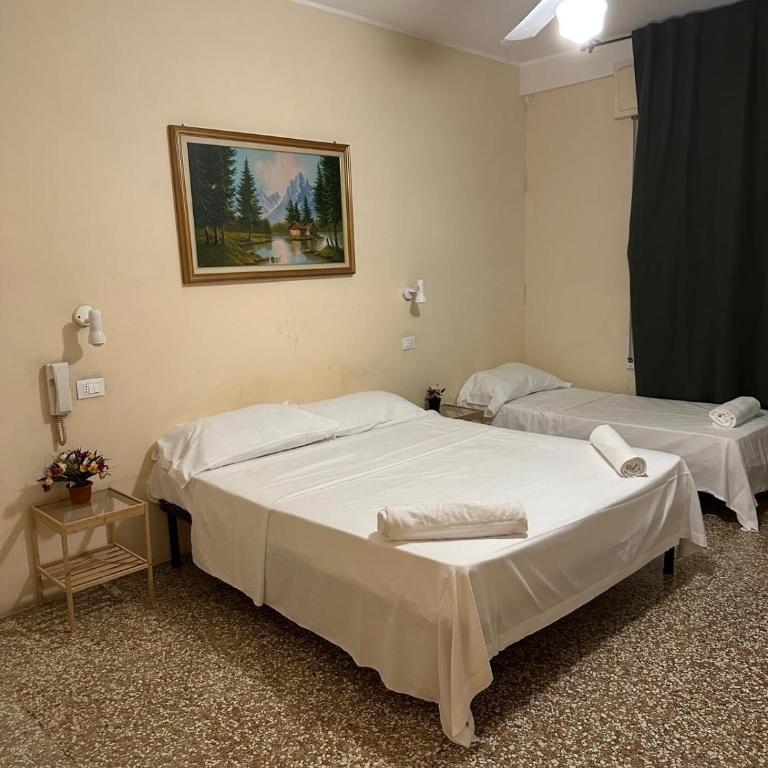 Pensione Trento - Camera Tripla - 1