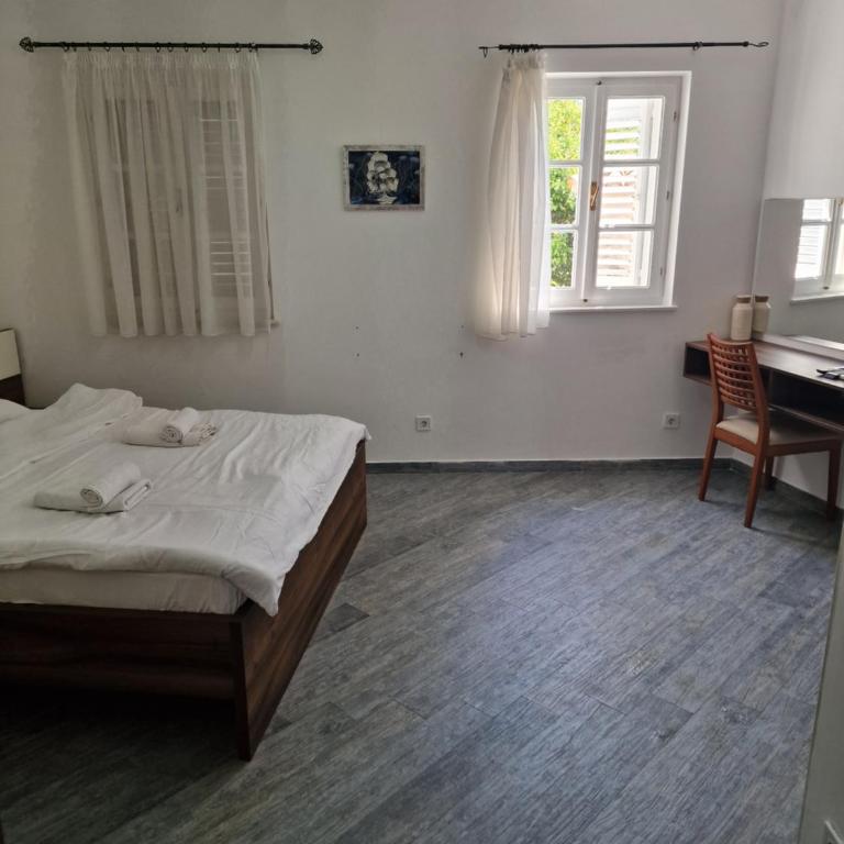 Rooms Dana Old Town Budva - Dvokrevetna Soba sa Bračnim Krevetom - 6