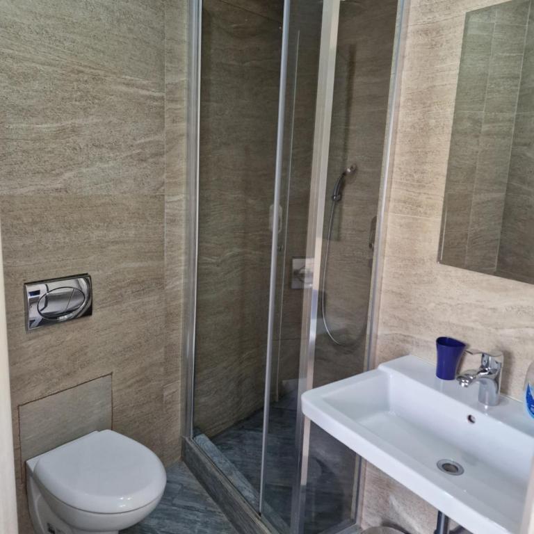 Rooms Dana Old Town Budva - Dvokrevetna Soba sa Bračnim Krevetom - 5