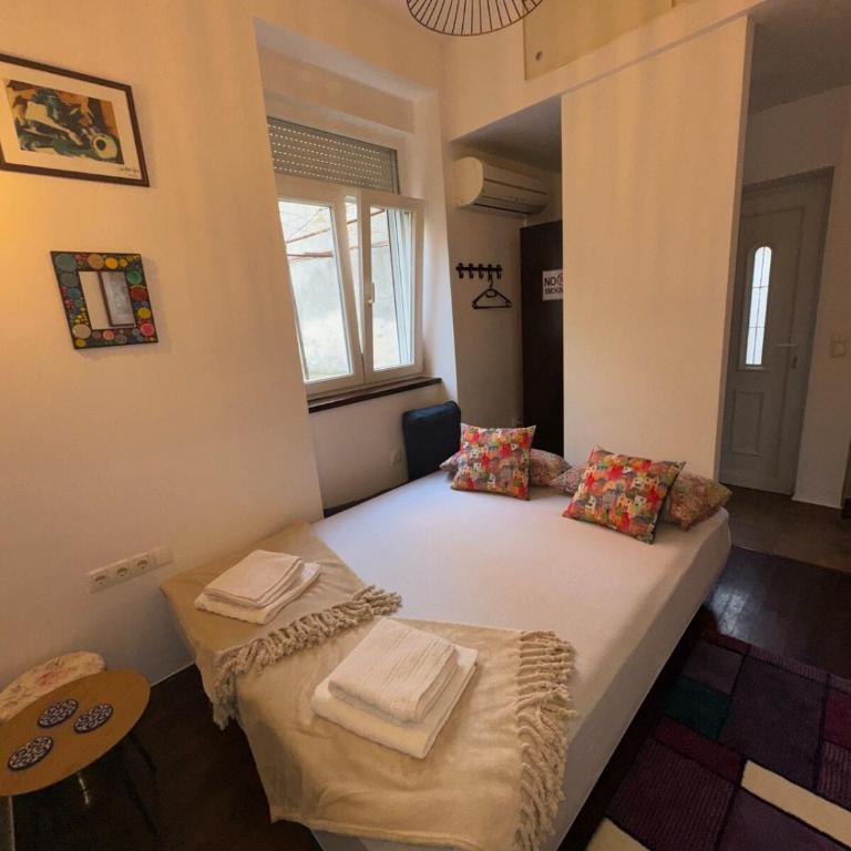 Studio Sparky - One-Bedroom Apartment - 2