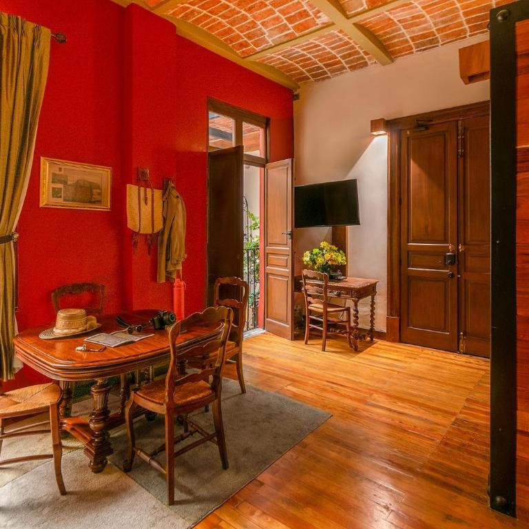 CASA SAUTO 2 suites in Downtown - Three-Bedroom Suite - 41