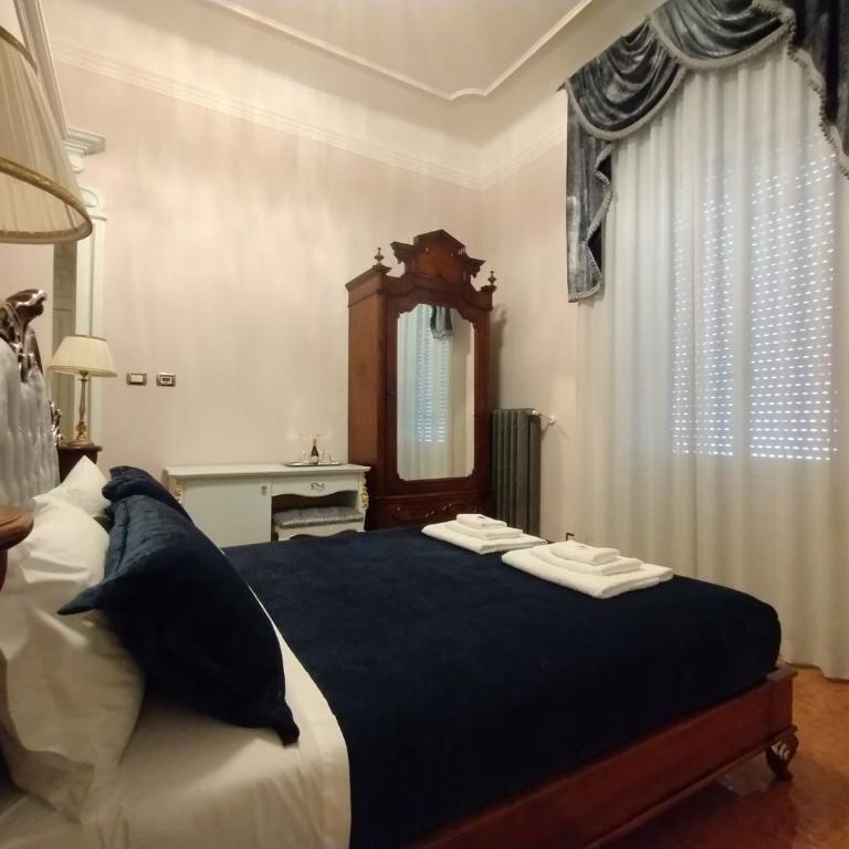 NOBILI LIBARDI - VILLA BASEVI - Camera Matrimoniale con Bagno Privato - 1