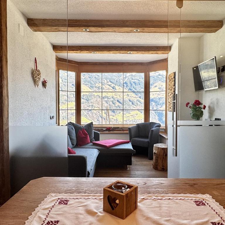 Landhaus Rieder im Zillertal - Two-Bedroom Apartment with Mountain View - 12