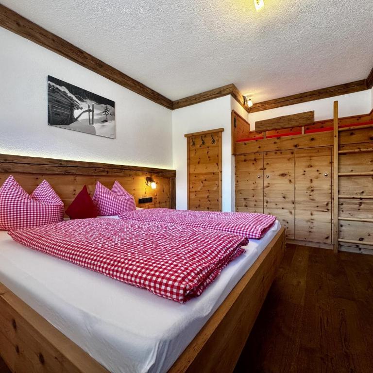 Landhaus Rieder im Zillertal - Two-Bedroom Apartment with Mountain View - 16