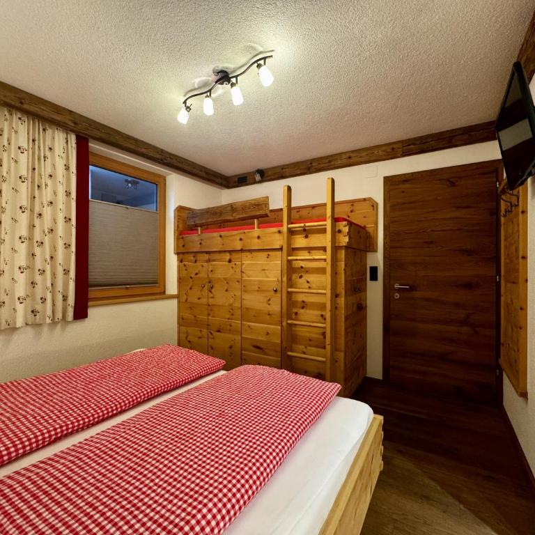 Landhaus Rieder im Zillertal - Two-Bedroom Apartment with Mountain View - 20