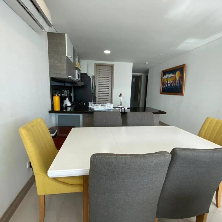 Apartamentos Palmetto Sunset por Parceros Group - Three-Bedroom Apartment - 11