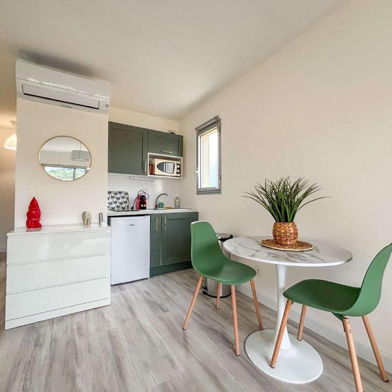 Studio Emeraude Proche Plage Clim Balcon Dernier Etage Parking - Saint Mandrier Sur Mer - Pin Rolland - Apartment mit Balkon - 9