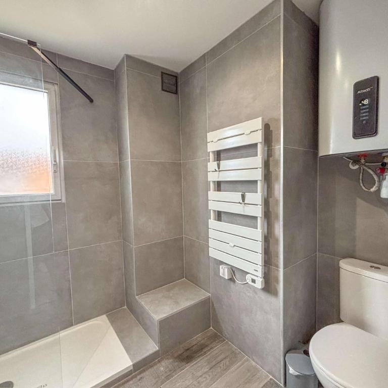 Studio Emeraude Proche Plage Clim Balcon Dernier Etage Parking - Saint Mandrier Sur Mer - Pin Rolland - Apartment mit Balkon - 11