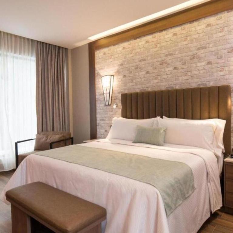 Hotel Ronda Minerva - Habitación Deluxe con cama extragrande - 4