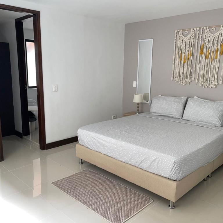 Apartamento familiar laureles 203 - Two-Bedroom Apartment - 2