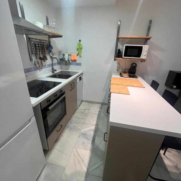 LAGUNA BEACH PISCINA- HOME RENt MALAGA - Two-Bedroom Apartment - 6