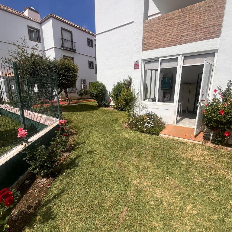 LAGUNA BEACH PISCINA- HOME RENt MALAGA - Two-Bedroom Apartment - 19
