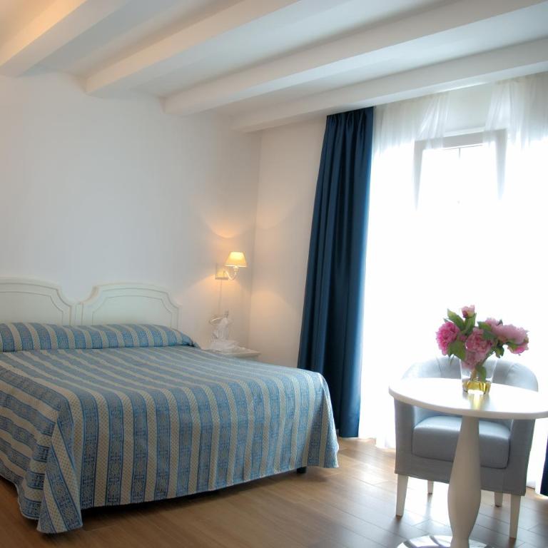 Hotel La Goletta - Deluxe Doppelzimmer mit Balkon - 1