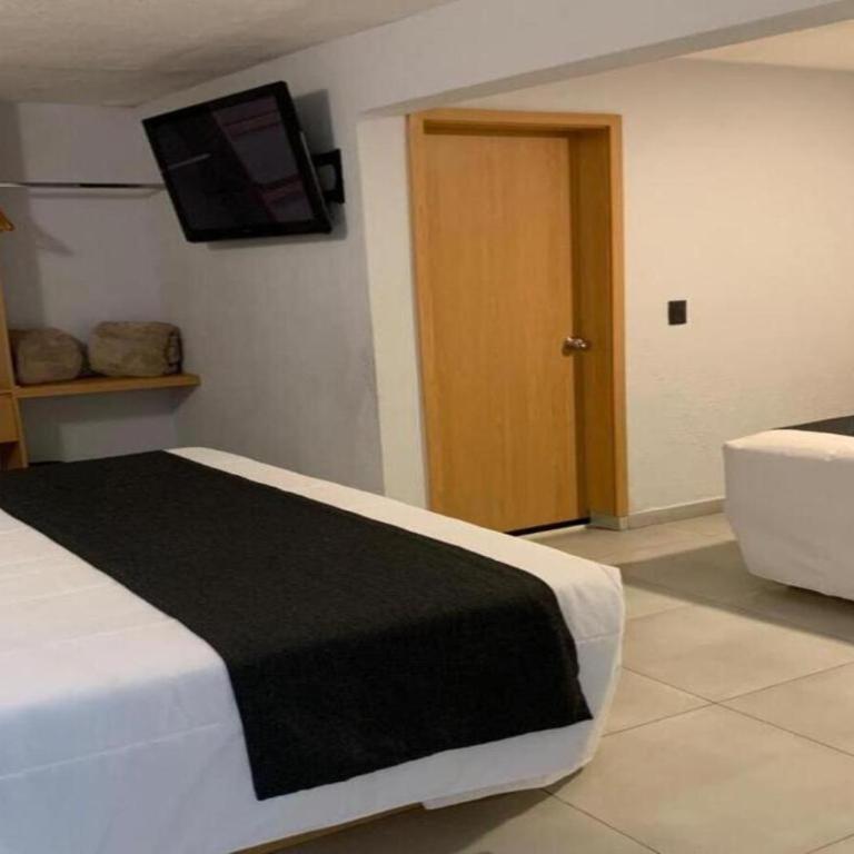 Hotel Emperador centro Guadalajara y Remodelado - Deluxe Double Room - 2