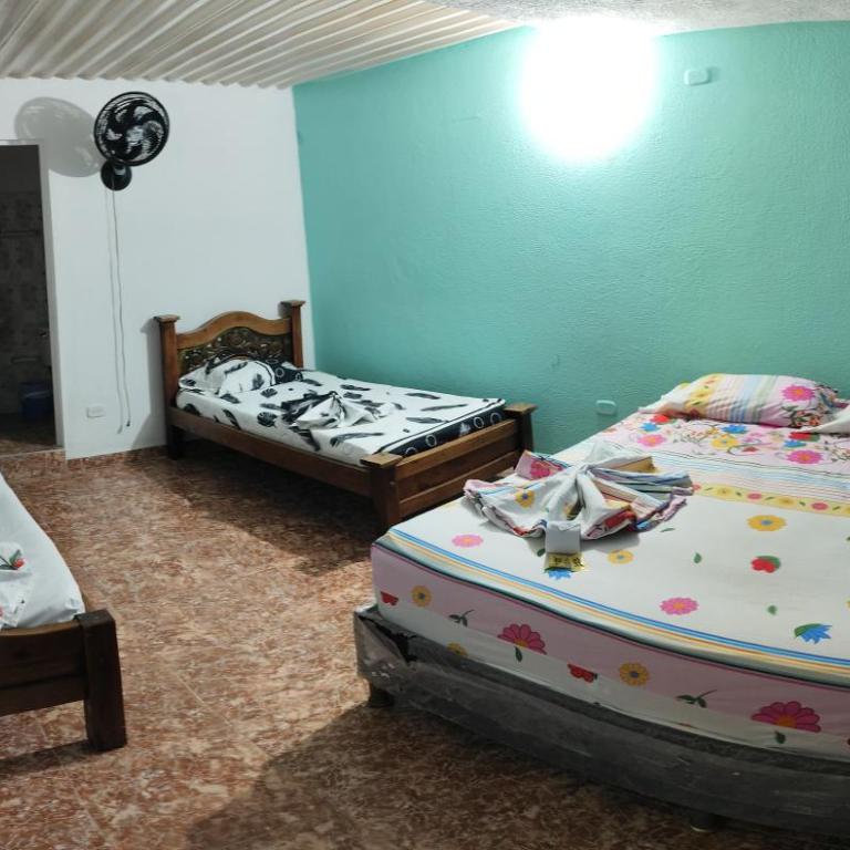 Hotel Dinastía Castillo Central - Habitación Triple - 4