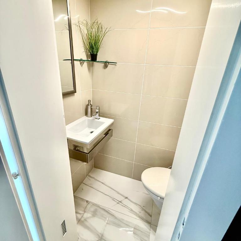 13 Lake View, Family central modern app - Apartment - 16