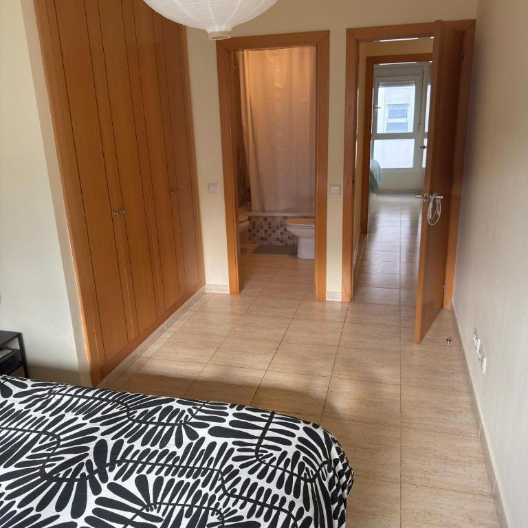COZY MODERN 3 Bedroom Apartment - Three-Bedroom Apartment - High Floor - 6