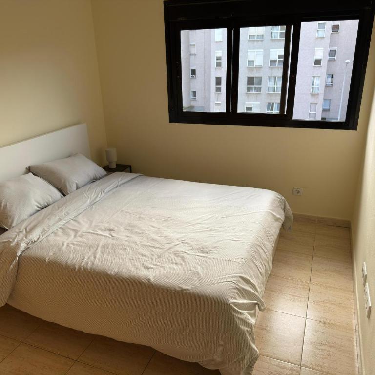 COZY MODERN 3 Bedroom Apartment - Three-Bedroom Apartment - High Floor - 9