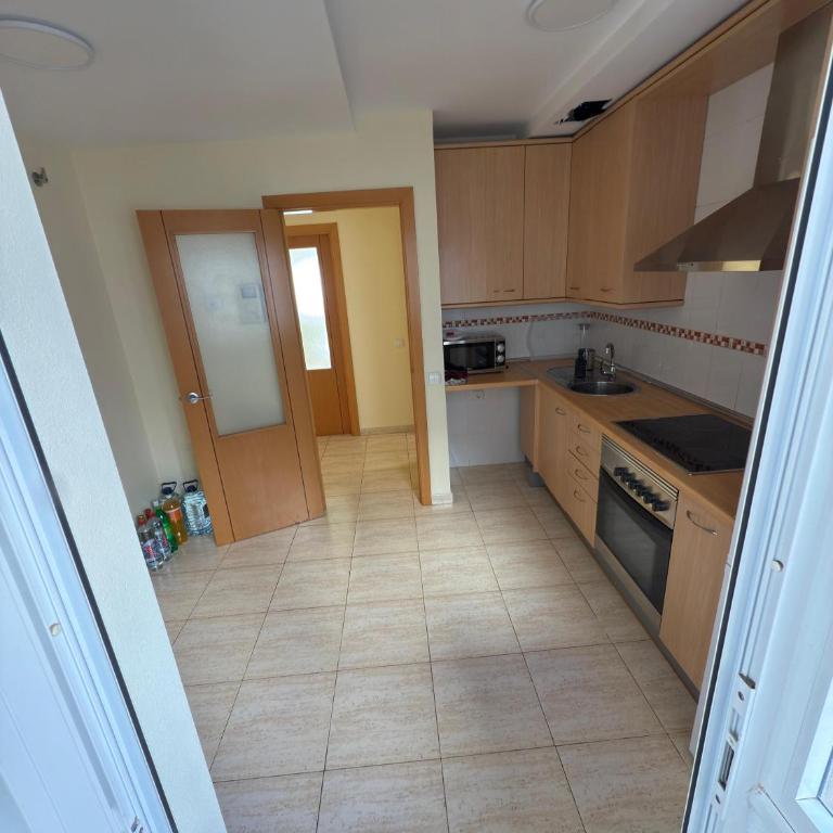 COZY MODERN 3 Bedroom Apartment - Three-Bedroom Apartment - High Floor - 10
