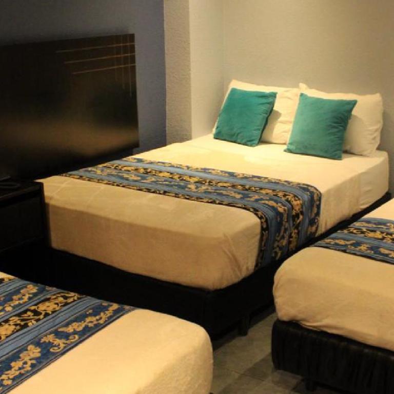 Hotel Del Centro - Superior Family Room - 3