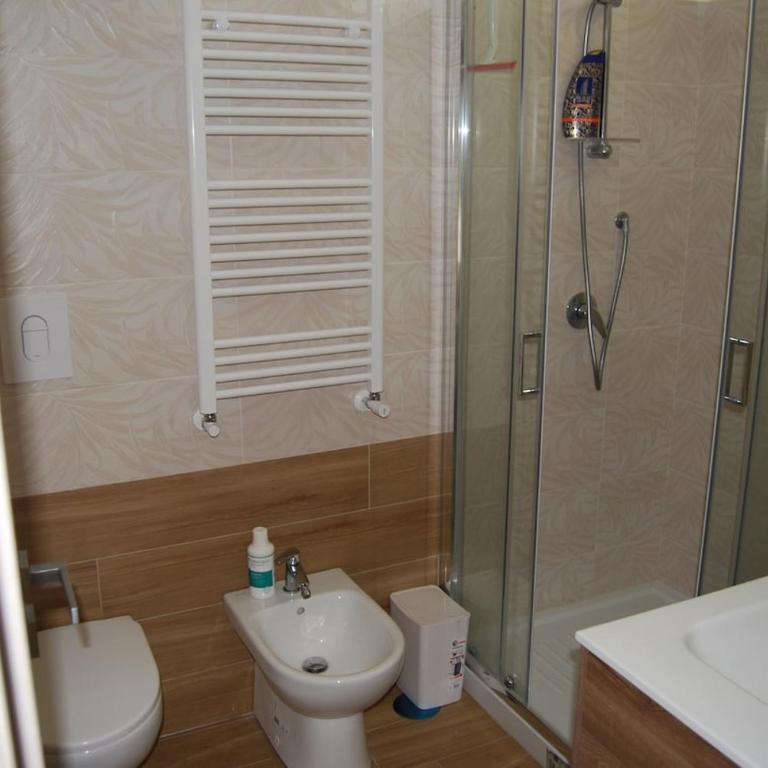 Tiburtina Family Apartment - Two-Bedroom Apartment with Balcony - 17