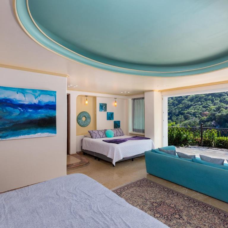 P V near Colomitos Beach Boutique Hotel - Deluxe Family Suite - 3