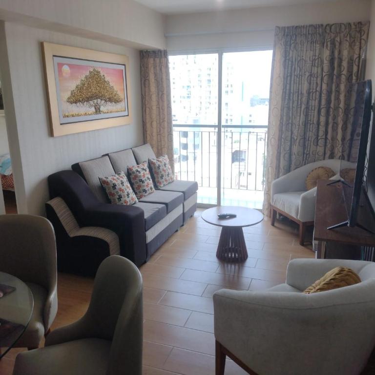 Moderno departamento con vista panorámica cerca a los centros comerciales - Two-Bedroom Apartment - 23