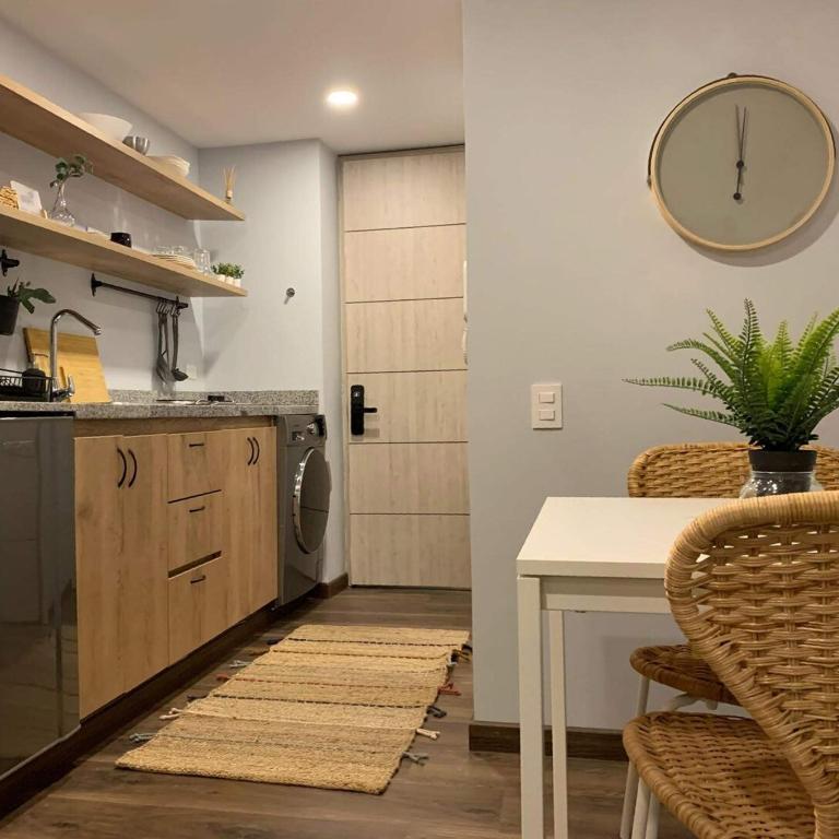 Cómodo loft con lavadora wifi y parking - Apartamento de 1 dormitorio - 11