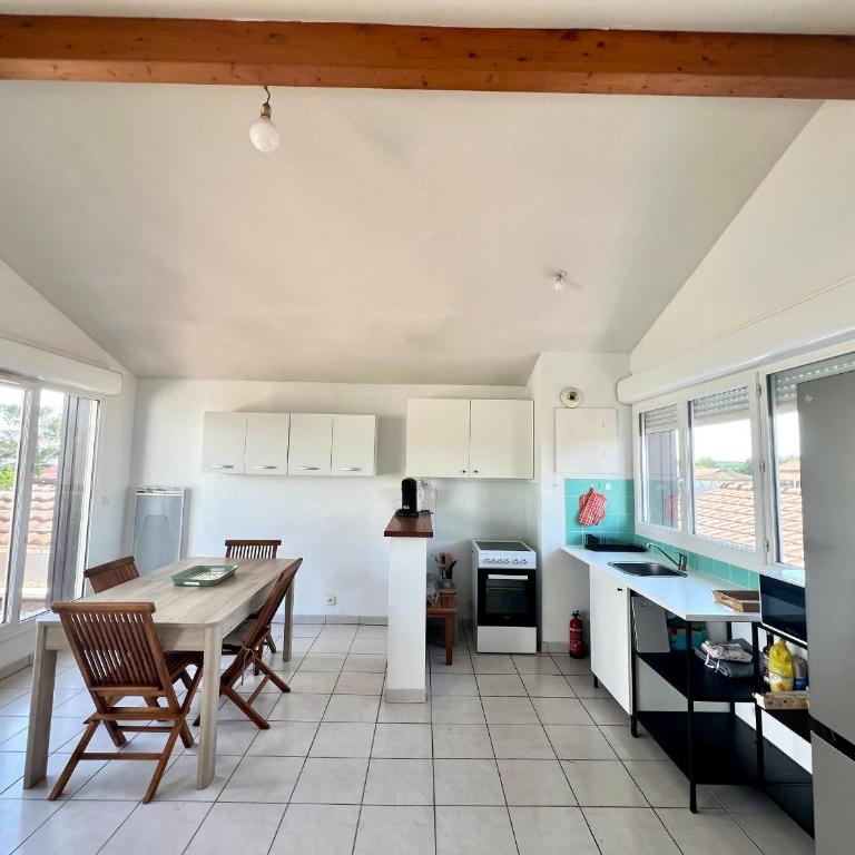 Duplex T3 avec parking privé, près du port à La Teste de Buch - FR-1-319-587 - Apartment - 7
