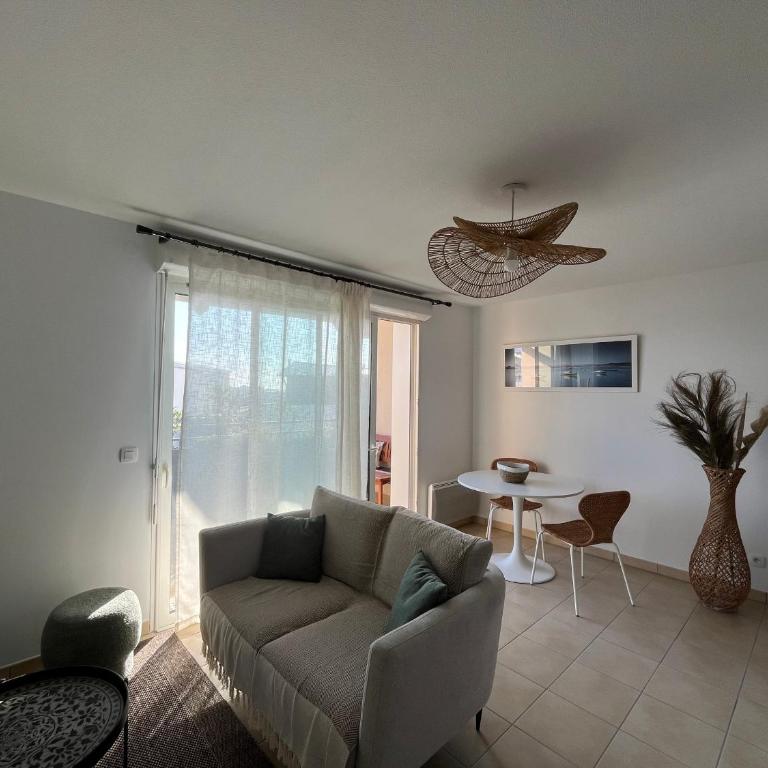 T2 lumineux en centre-ville avec balcon et parking sécurisé - FR-1-319-612 - Appartamento - 3