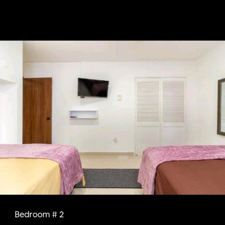 El Laguito Apartamento - Three-Bedroom Apartment - 15