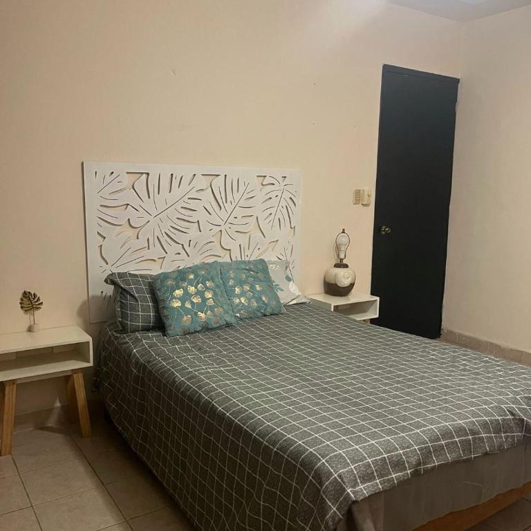 Accommodation in Cancun with a pool, TV, Wi-Fi, and AC - Three-Bedroom House - 2