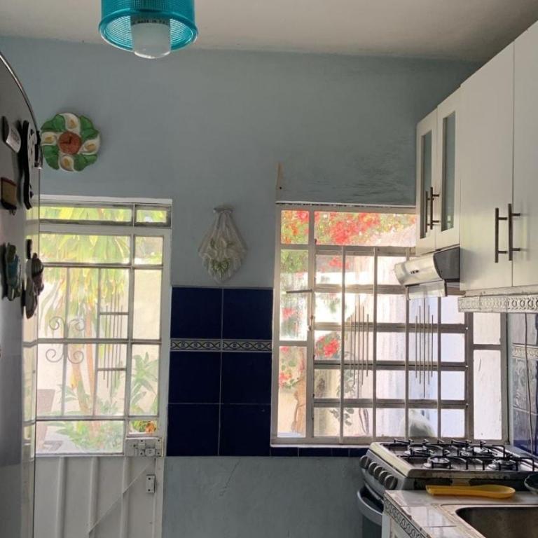 Accommodation in Cancun with a pool, TV, Wi-Fi, and AC - Three-Bedroom House - 12
