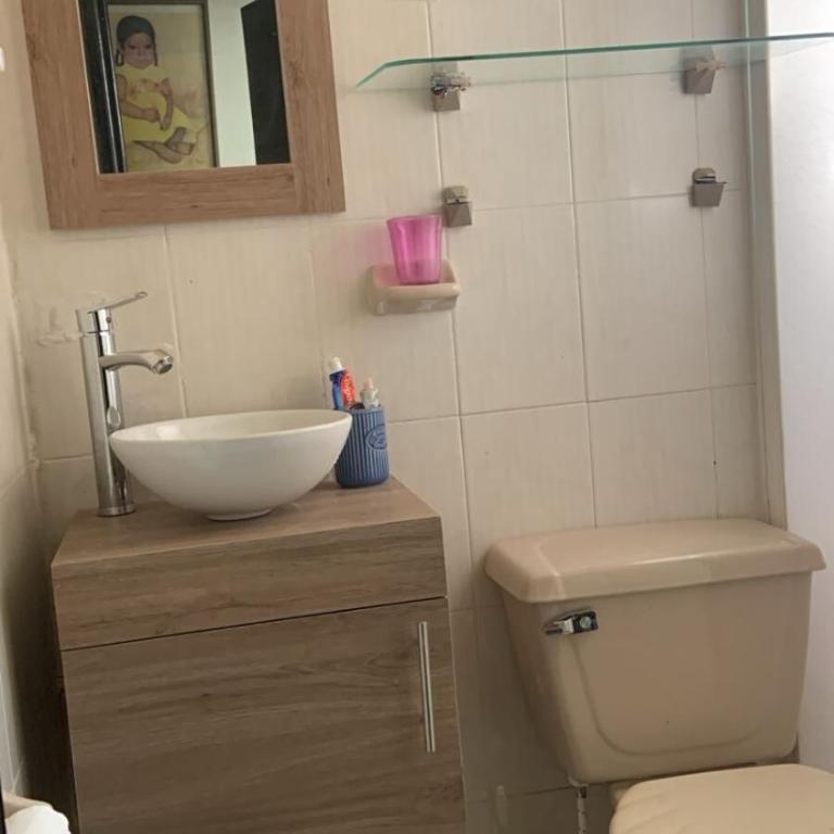 Accommodation in Cancun with a pool, TV, Wi-Fi, and AC - Three-Bedroom House - 13