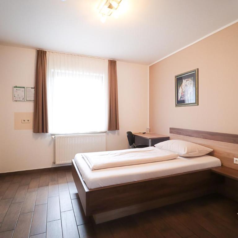 Frühstückspension Wernberg - Einzelzimmer mit Balkon - 2