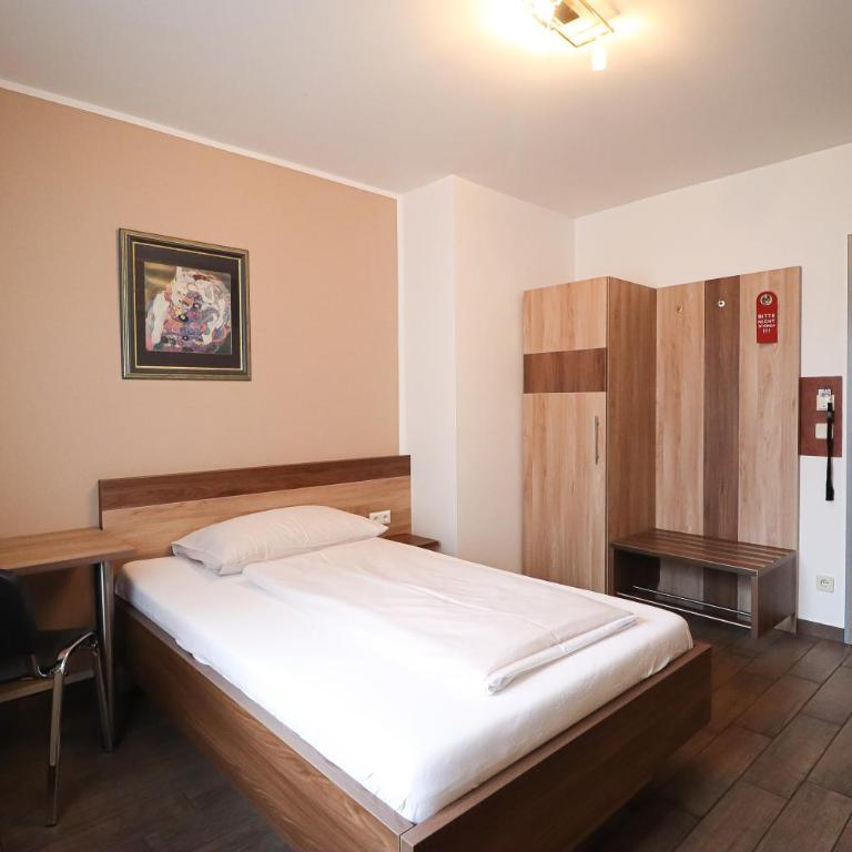 Frühstückspension Wernberg - Einzelzimmer mit Balkon - 4
