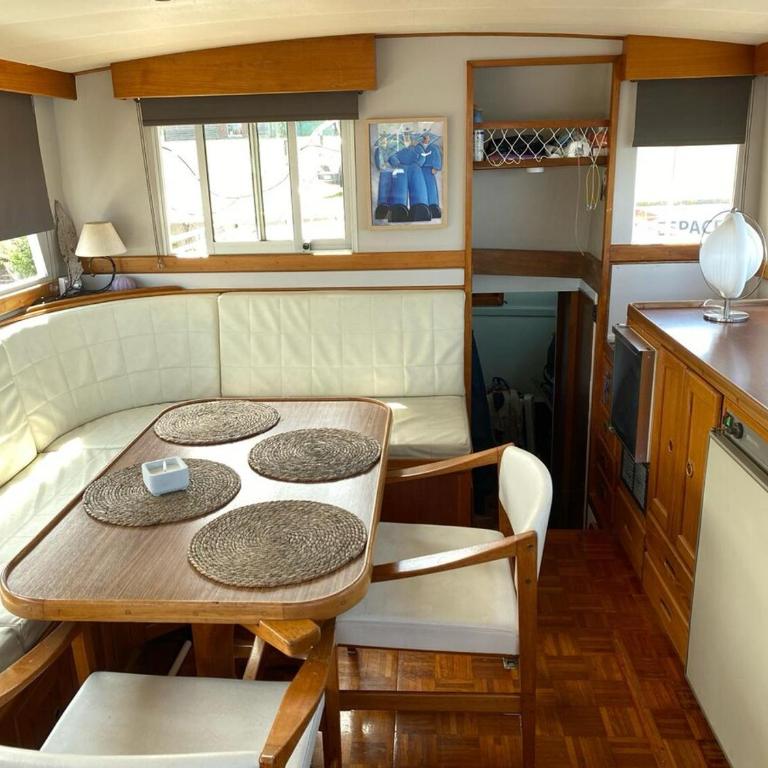 Nuit insolite a bord d un bateau - Mobile Home - 12