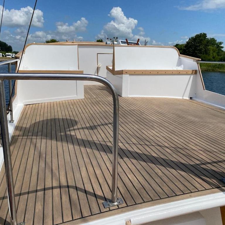 Nuit insolite a bord d un bateau - Mobile Home - 13