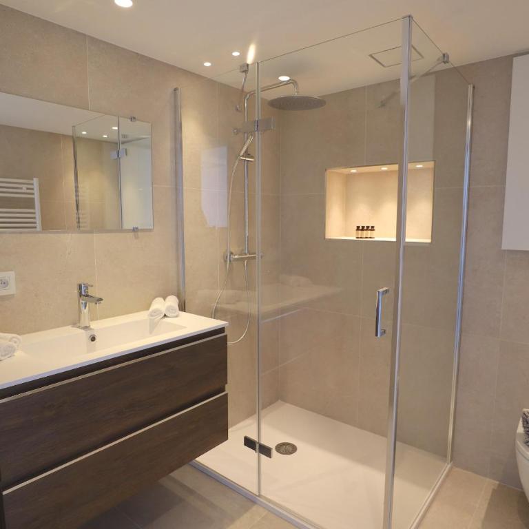 Luxury 2bedrms with SeaView CityCenter&Parking #4 - Appartement 2 Chambres avec Balcon et Vue sur la Mer - 7