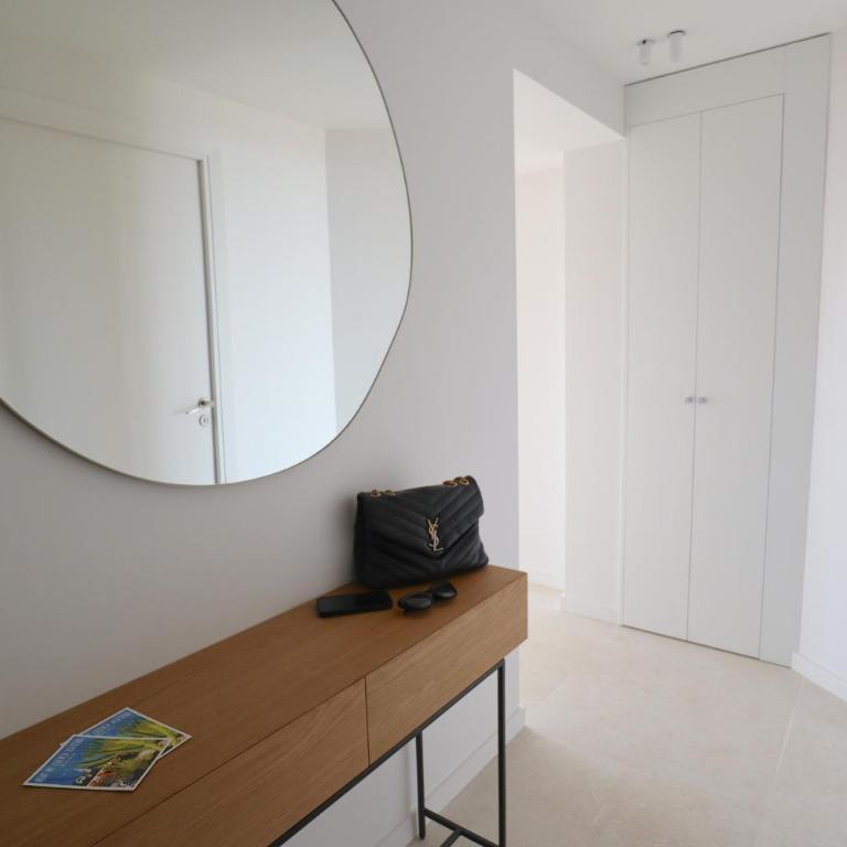 Luxury 2bedrms with SeaView CityCenter&Parking #4 - Appartement 2 Chambres avec Balcon et Vue sur la Mer - 15