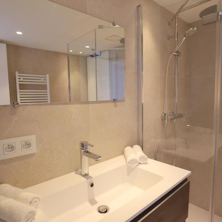 Luxury 2bedrms with SeaView CityCenter&Parking #4 - Appartement 2 Chambres avec Balcon et Vue sur la Mer - 24