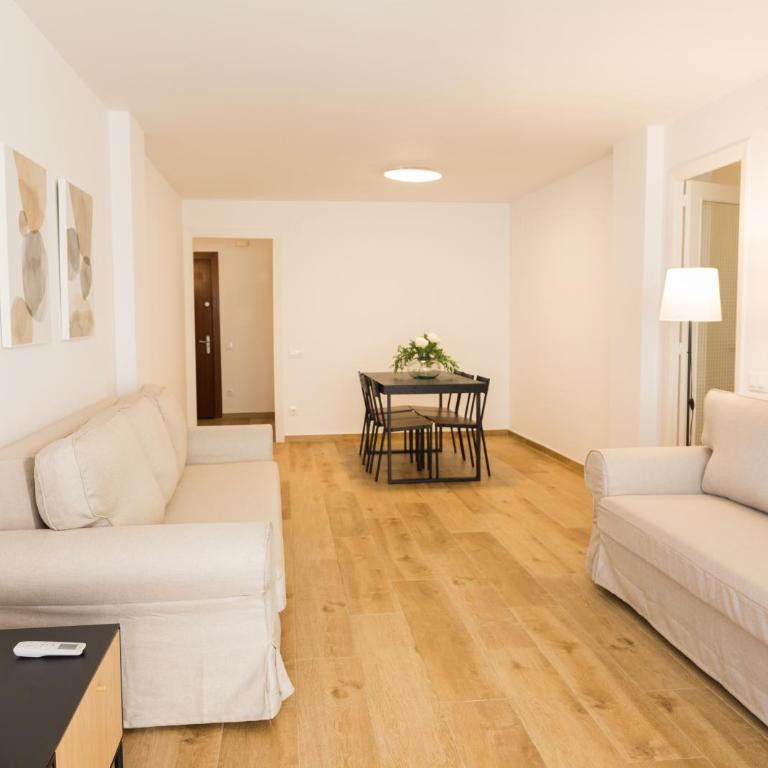 Apartamento con Piscina a 100 M de la playa - Apartamento de 3 dormitorios - 4