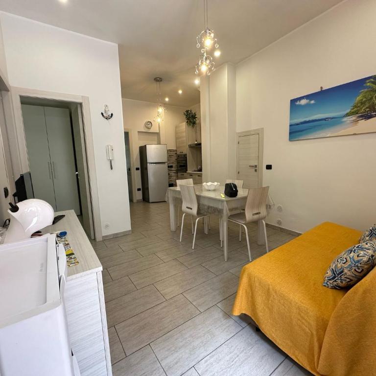 Il Delfino Apartment - Two-Bedroom Apartment - 8