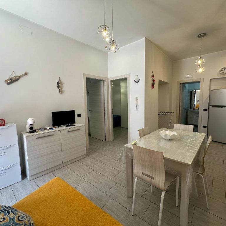 Il Delfino Apartment - Two-Bedroom Apartment - 10