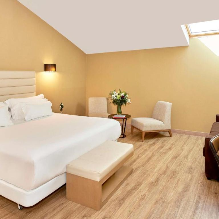 NH Collection Cáceres Palacio de Oquendo - Habitación Triple Superior - 2