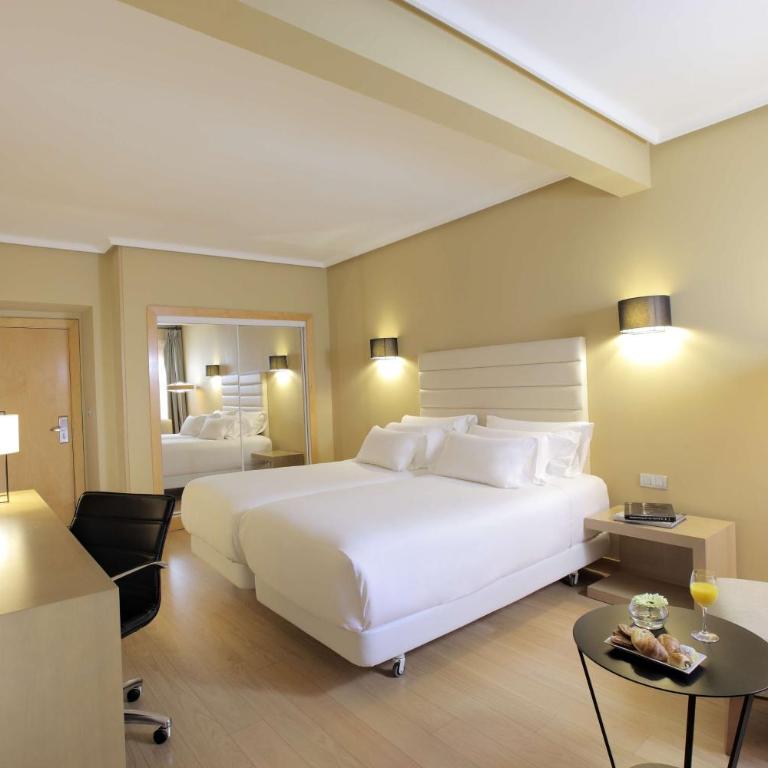 NH Collection Cáceres Palacio de Oquendo - Habitación Doble Superior - 1 o 2 camas - 3